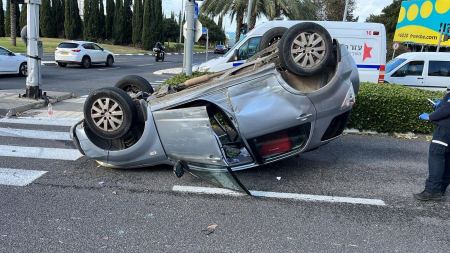 حيفا : تخليص عالق أثر حادث طرق